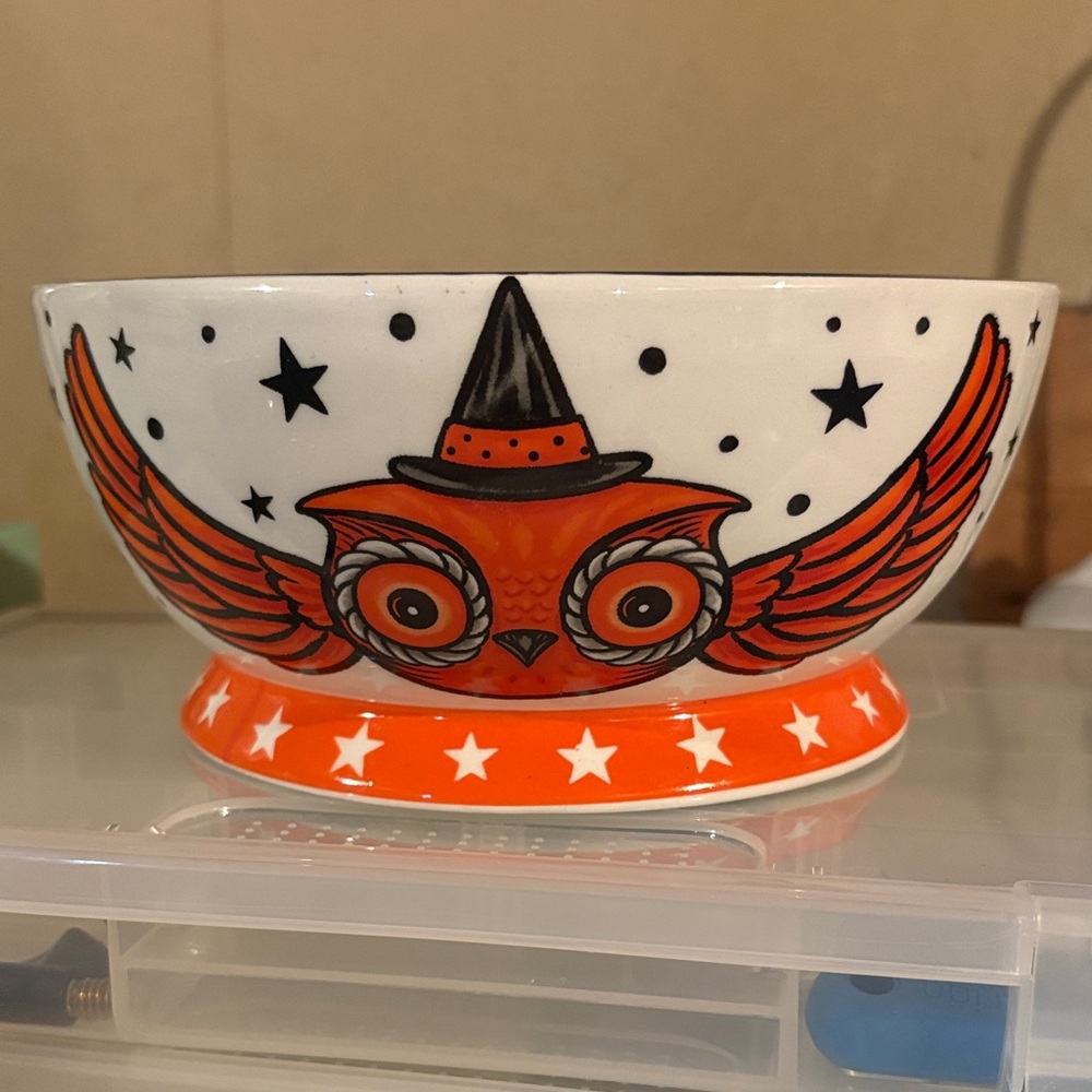 Johanna Parker Owl 8” Serving Bowl. NWT!